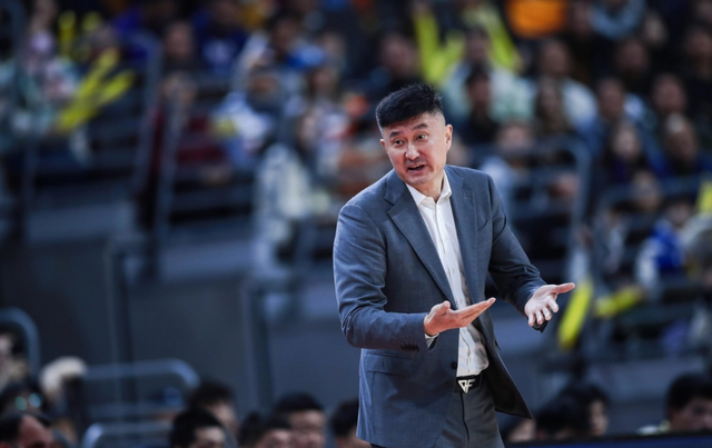 开云体育app-广东宏远全力出击！主场迎战新疆男篮，杜锋拒绝输球，央视直播